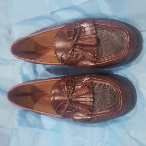 Gorgeous Johnston & Murphy slip on